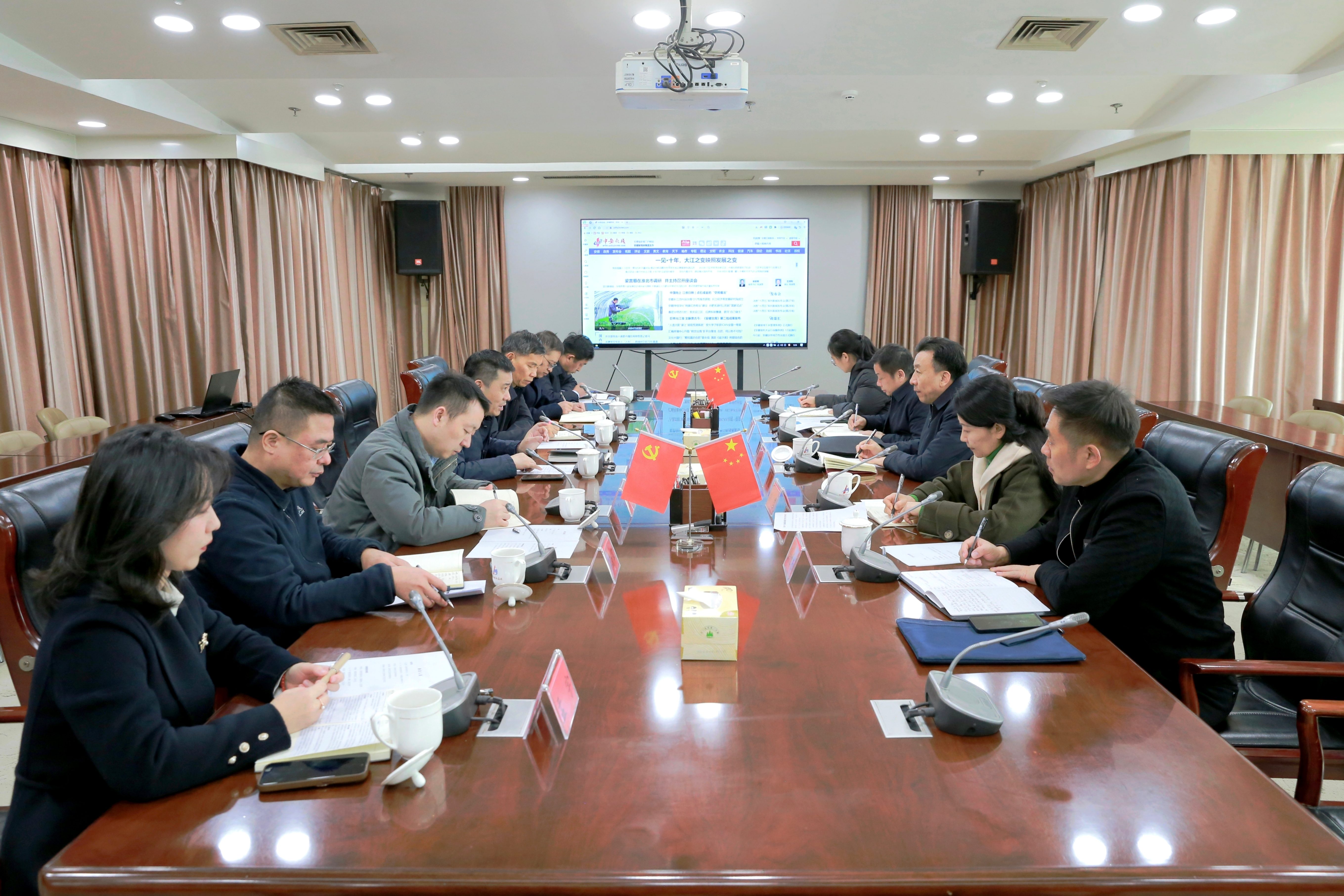 安徽省僑聯(lián)黨組書(shū)記、主席王汪苗一行到安徽新媒體集團(tuán)調(diào)研座談